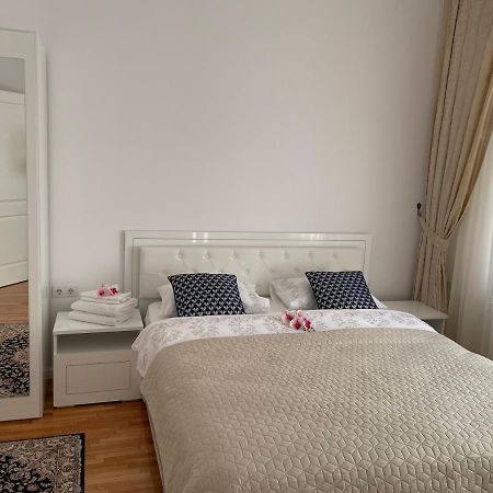 Orhideea Apartment Oradea Exterior photo